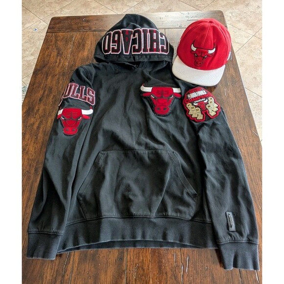 Chicago Bulls Pro Standard Hoodie Large 6x NBA Champion PatchBasketball W/Cap